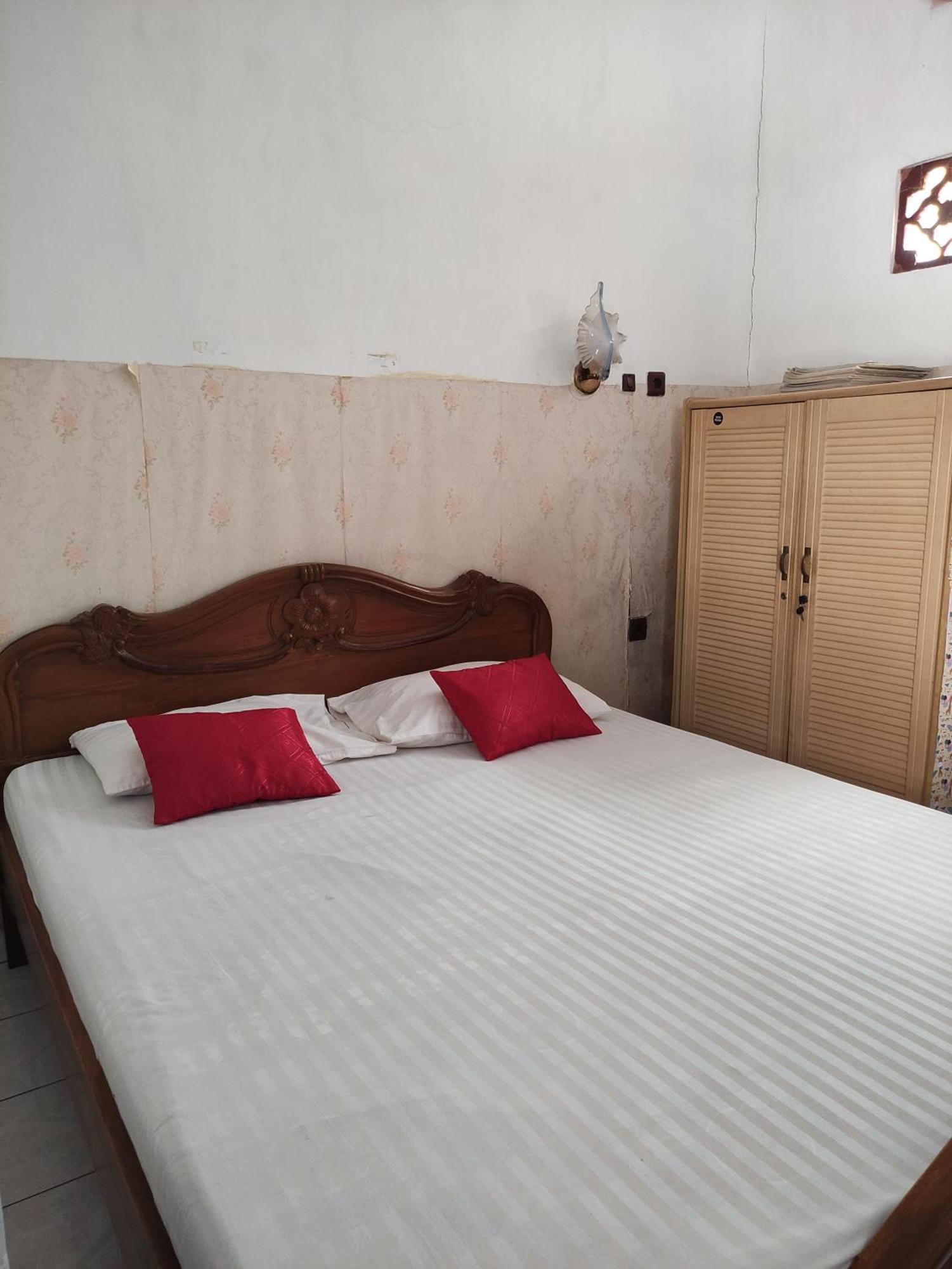 Fortuna Guest House Yogyakarta Exterior photo