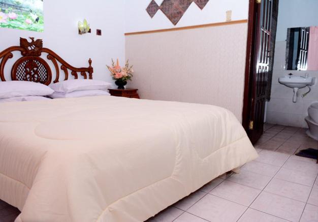 Fortuna Guest House Yogyakarta Exterior photo