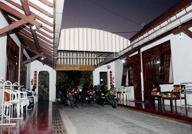 Fortuna Guest House Yogyakarta Exterior photo