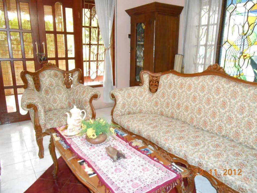 Fortuna Guest House Yogyakarta Exterior photo