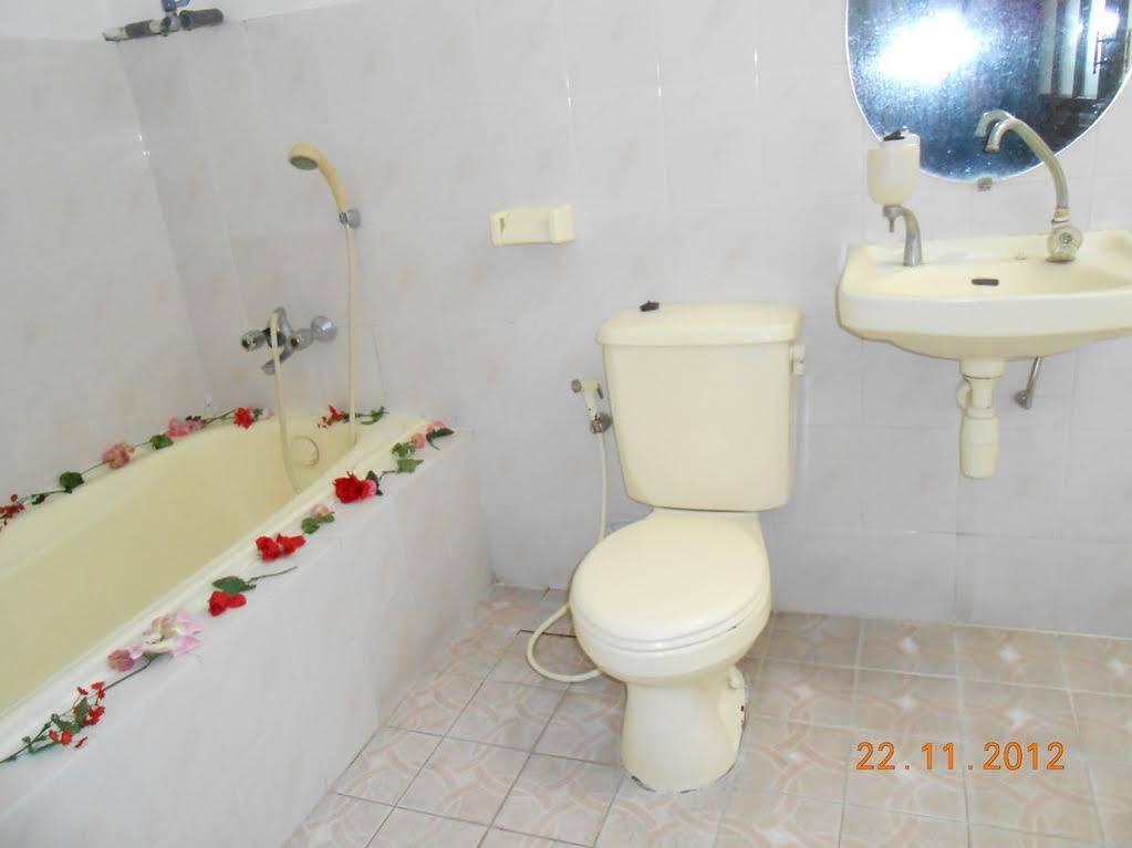 Fortuna Guest House Yogyakarta Exterior photo